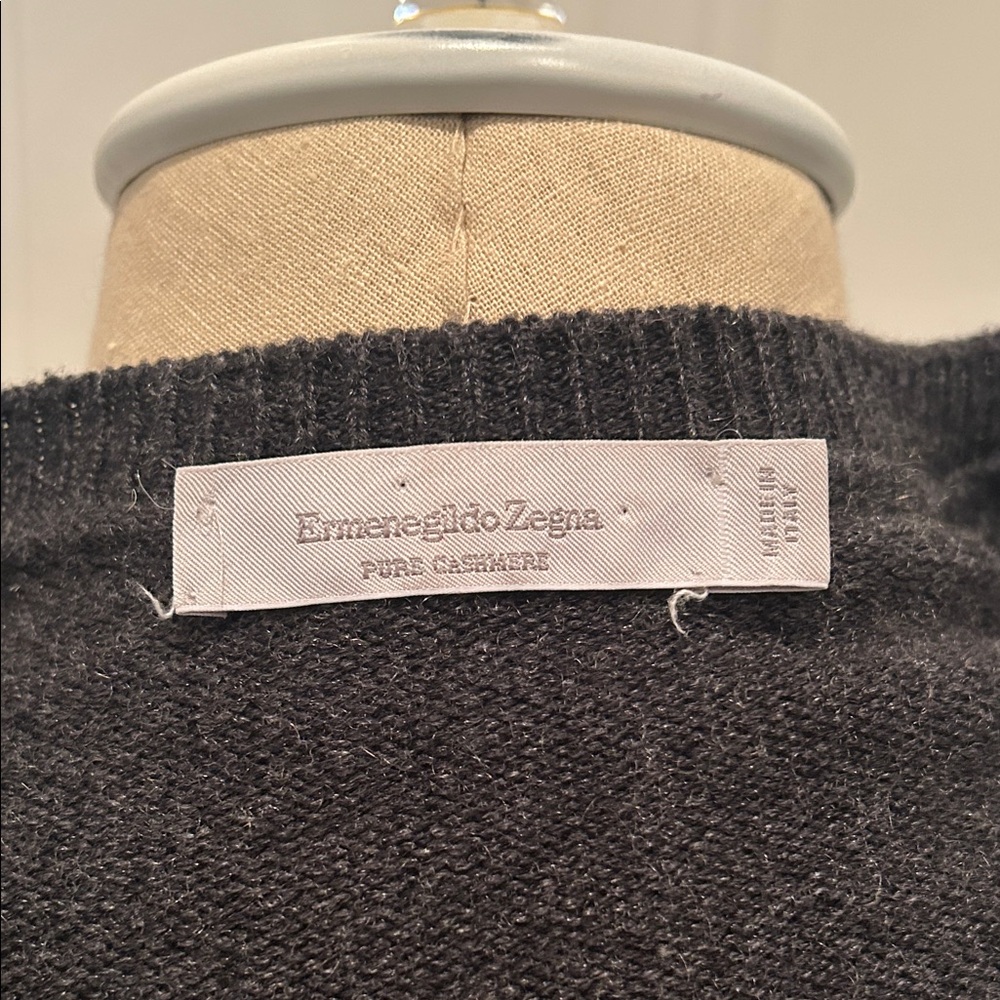 Ermenegildo Zegna Black and Gray V-Neck Cashmere Sweater - Picture 5 of 8